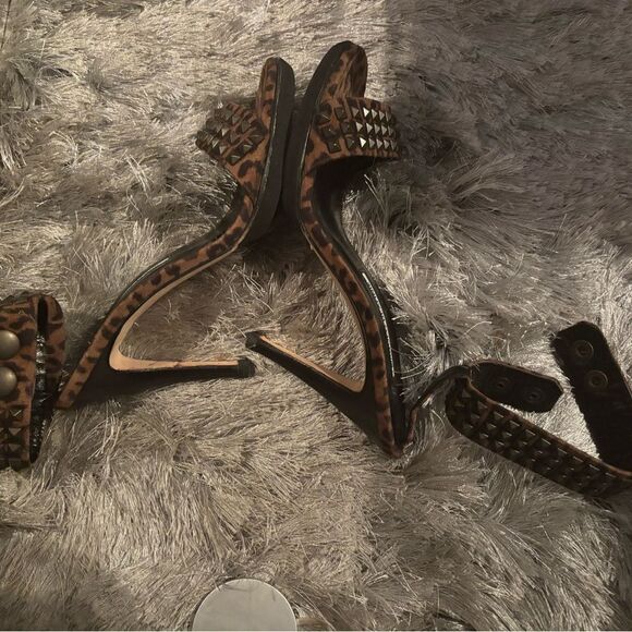 Manolo blahnik shoes animal print heels cuff ankle dress shoes studded sandals - Picture 4 of 9
